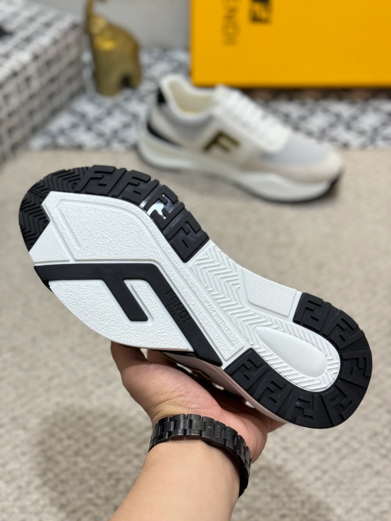 Men's men's shoes 💰520 [New style] 🦥🦥 Original quality - Fendi ◾️▫️F D🆕 Spring and summer new men's slip-on sneakers, with elastic straps, side zippers, and corrugated soles engraved with F. Embossed Fendi Flow lettering on the heel. Mixed material of high-tech fabric and black suede. FF graphic tongue. Ultra-light and wear-resistant EVA sole. Size: 38-44 (45 customized